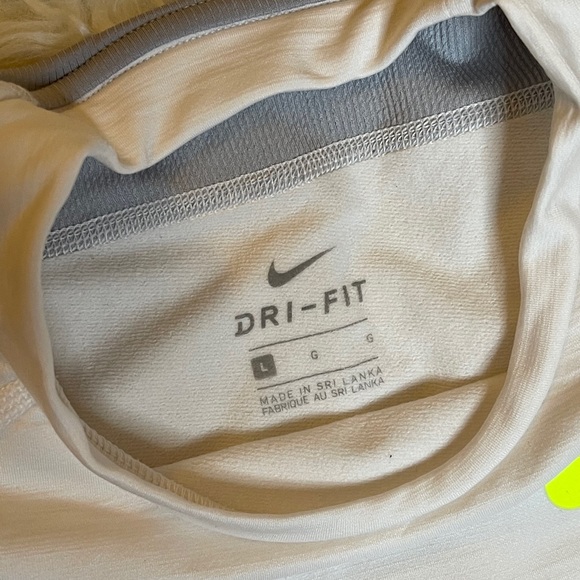 Nike girl L size top - Picture 3 of 3